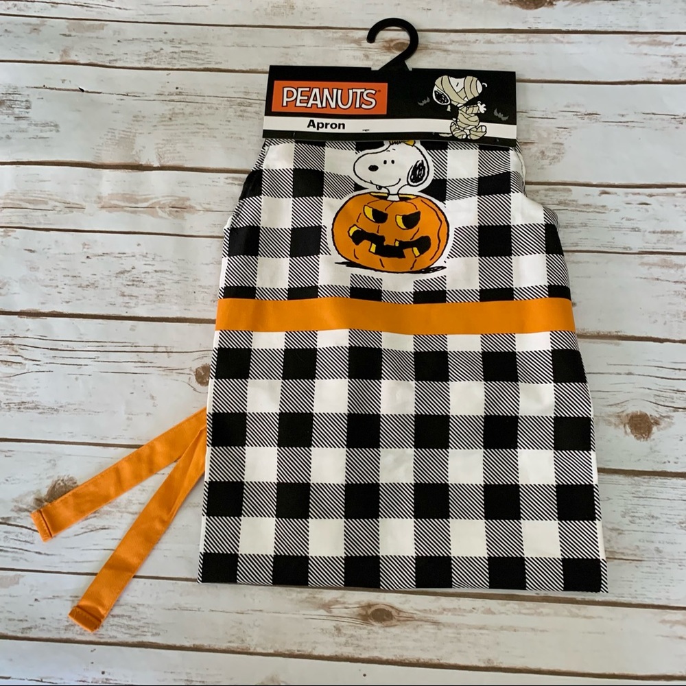 Peanuts Snoopy in Jack O’Lantern Pumpkin Halloween Apron